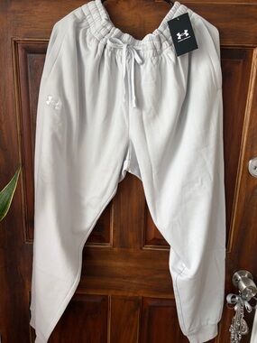Under Armour White Light Gray Men's Joggers with Elastic Waist